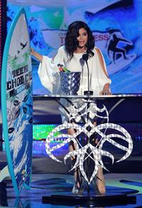 Selena Gomez at the 2010 Teen Choice Awards at the Gibson Amphitheatre on August 8 