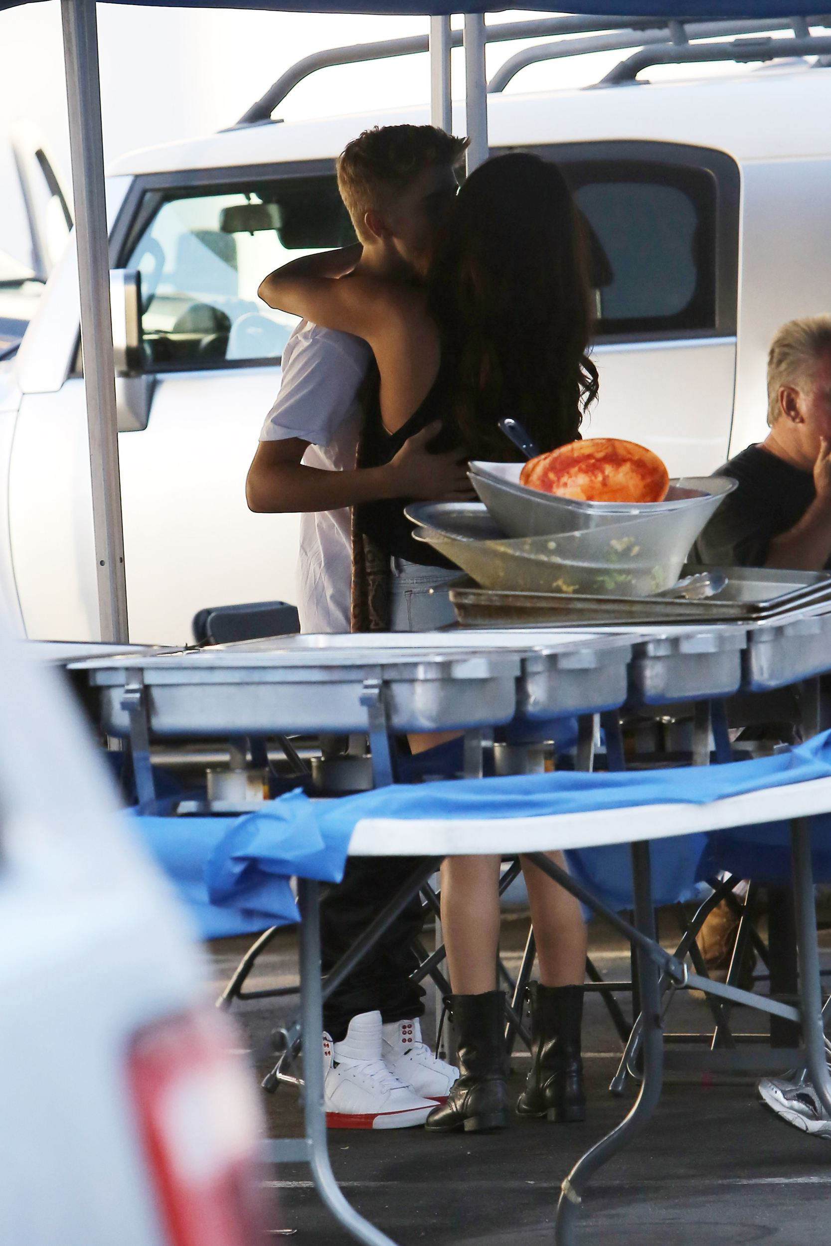 Selena Gomez - On the set of 'Feed the Dog' in Los Angeles Augusts 29, 2012