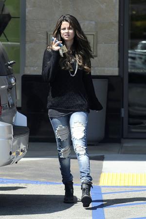 Selena Gomez in Encino - August 24, 2012