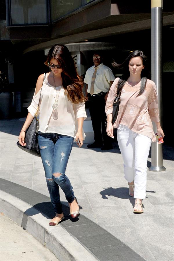 Selena Gomez at the Century Mall - August 14, 2012