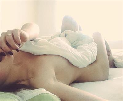 Alexis Young taking a selfie