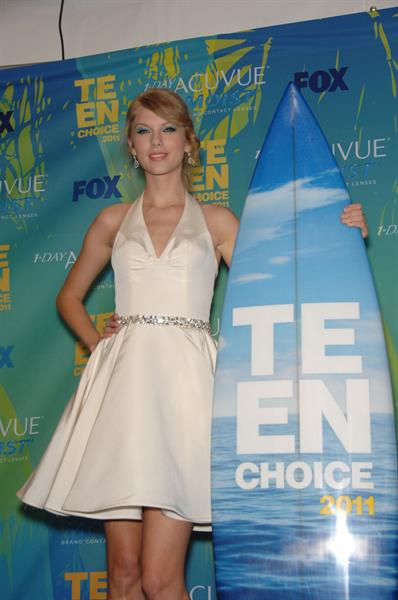 Taylor Swift at the 2011 Teen Choice Awards August 07, 2011 