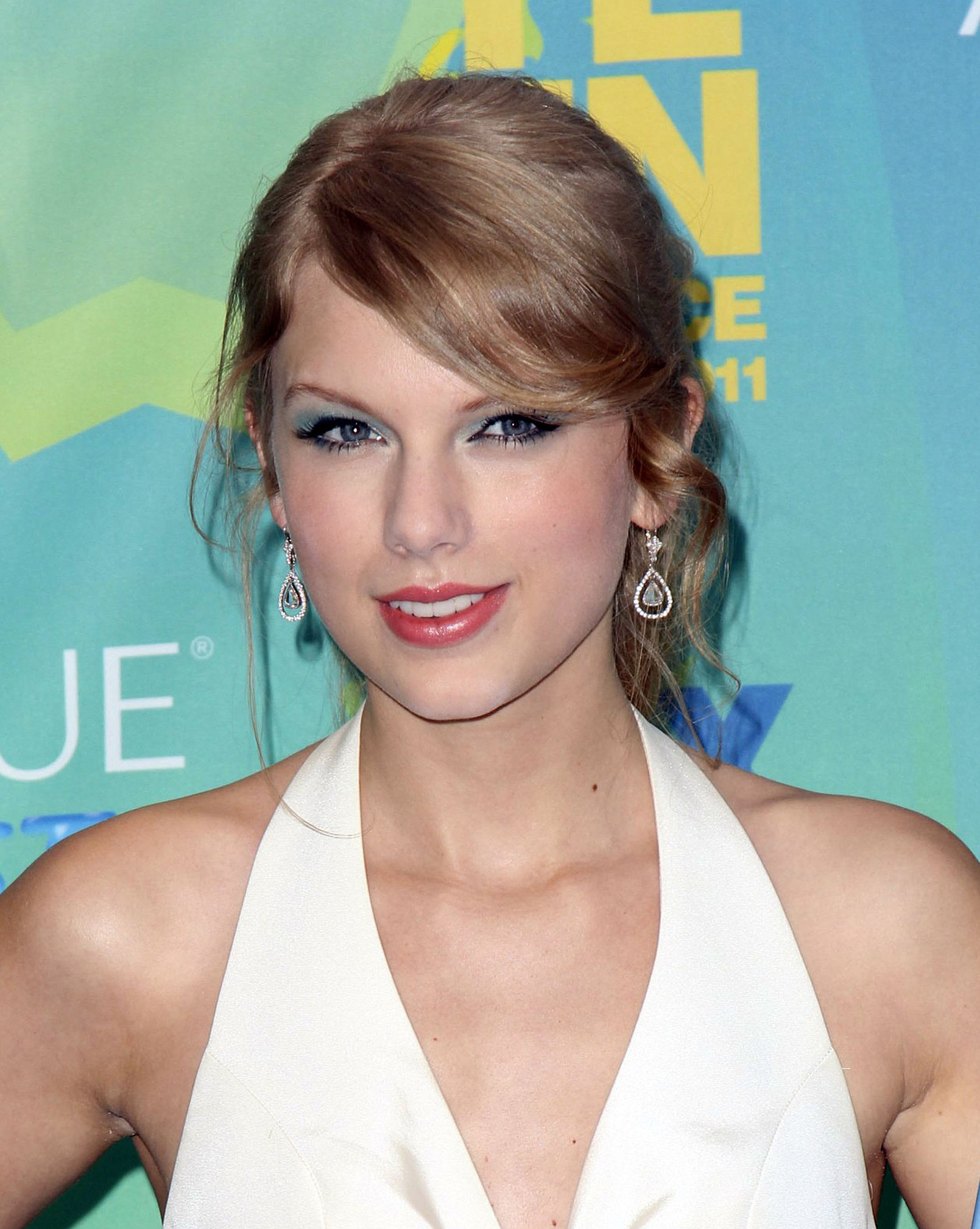 Taylor Swift at the 2011 Teen Choice Awards August 07, 2011 