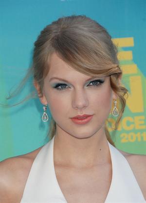 Taylor Swift at the 2011 Teen Choice Awards August 07, 2011 