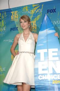 Taylor Swift at the 2011 Teen Choice Awards August 07, 2011 