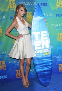 Taylor Swift at the 2011 Teen Choice Awards August 07, 2011 