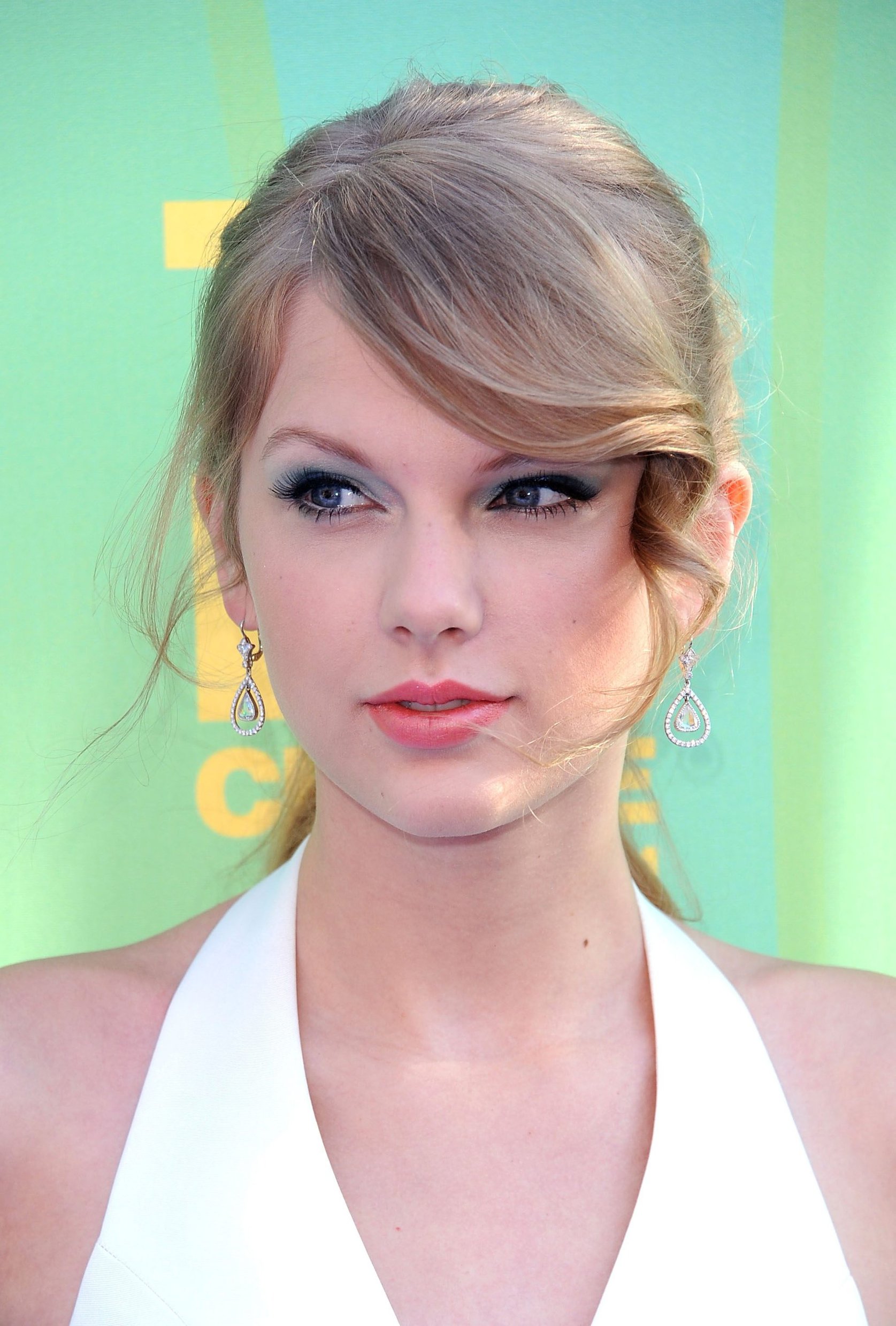 Taylor Swift at the 2011 Teen Choice Awards August 07, 2011 