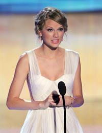 Taylor Swift at the 2012 Teen Choice Awards in Universal City July 22, 2012 