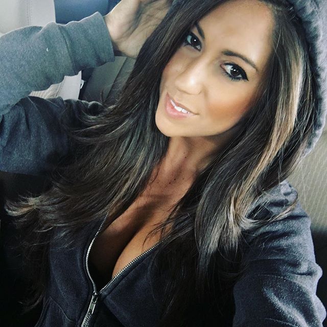 Jessica Rose Jones taking a selfie