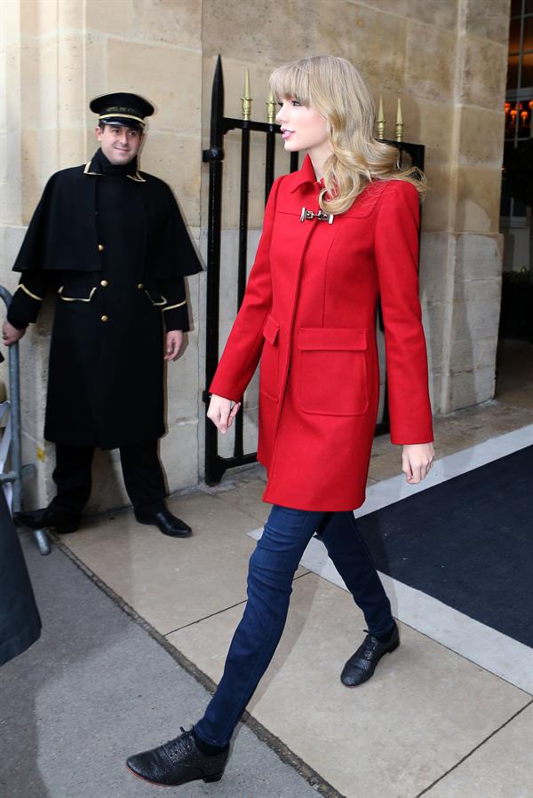 Taylor Swift leaving her hotel in Paris January 28, 2013 