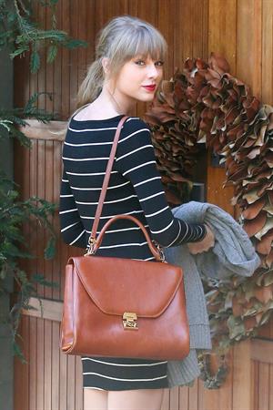 Taylor Swift visiting a friend in Brentwood January 8, 2013