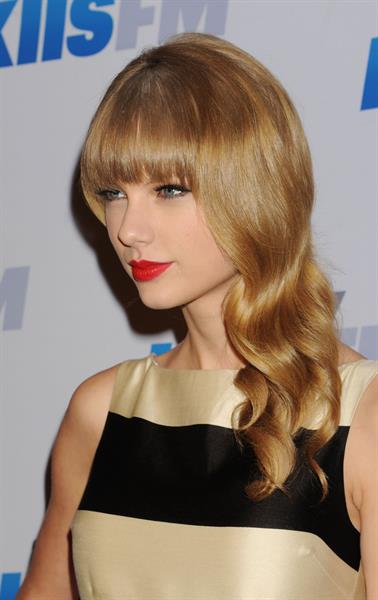 Taylor Swift at the KIIS FM 2012 Jingle Ball concert at Nokia Theatre in Los Angeles - December 1, 2012 