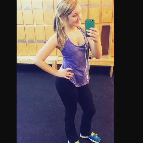 Mariah Alexis Vest Selfie Pictures Mariah Alexis Vest taking a selfie