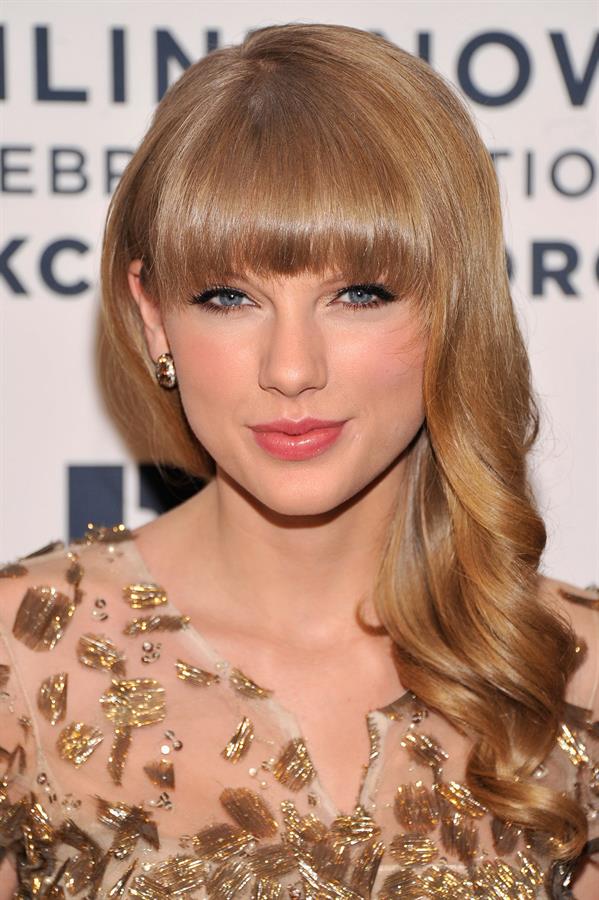 Taylor Swift Ripple of Hope Gala at The New York Marriott Marquis March 12, 2012 