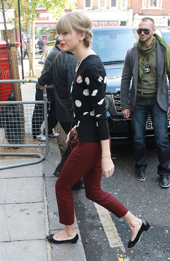 Taylor Swift outside BBC Radio 2 studios in London 11/7/12