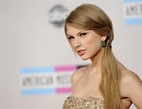 Taylor Swift 39th Annual American Music Awards in Los Angeles November 20, 2011  