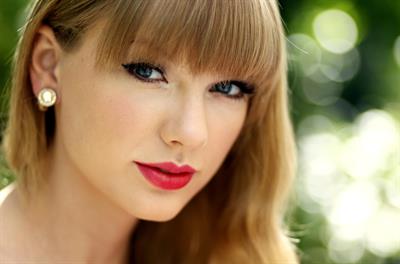 Taylor Swift - Matt Sayles portrait session in Beverly Hills on October 17, 2012