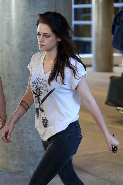 Kristen Stewart – Los Angeles airport arrival 10/4/13  