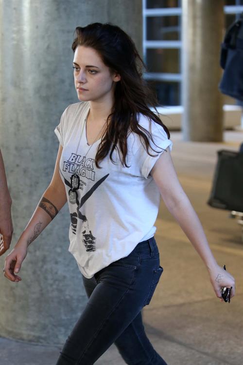 Kristen Stewart – Los Angeles airport arrival 10/4/13  