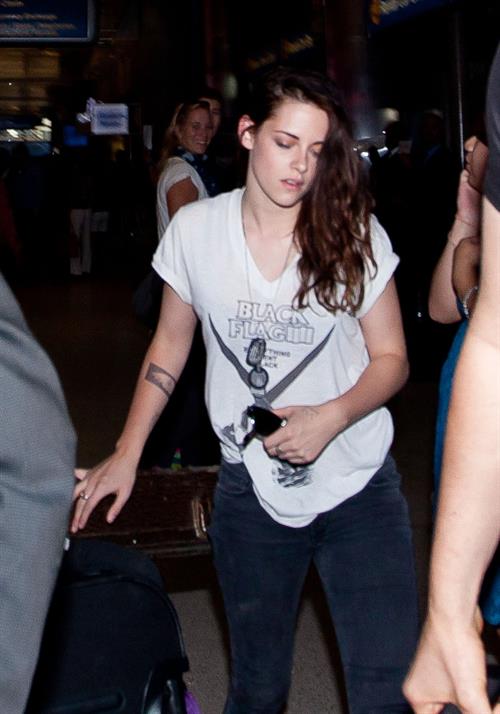 Kristen Stewart – Los Angeles airport arrival 10/4/13  