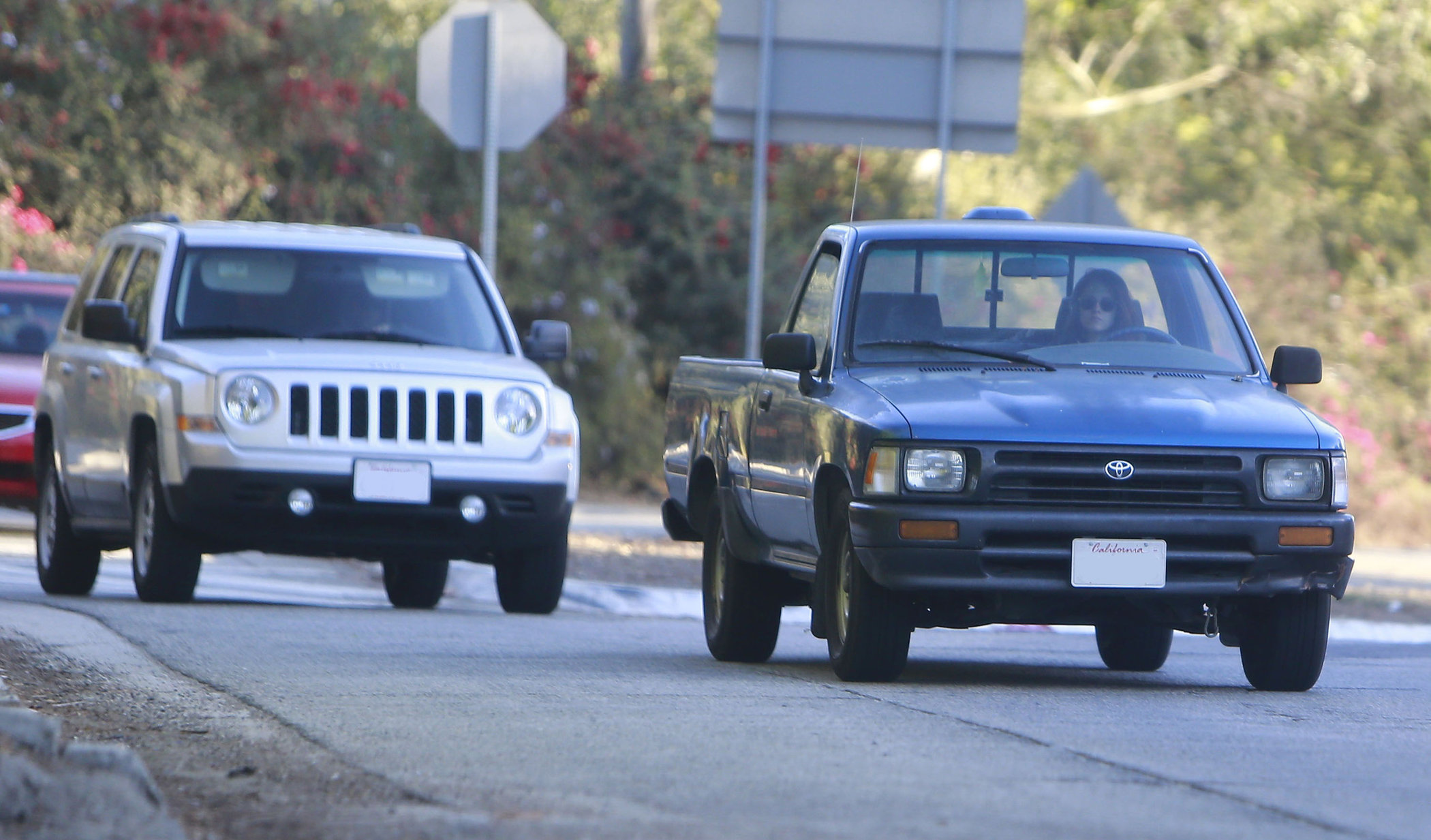 Kristen Stewart driving in Los Angeles - October 30, 2013  