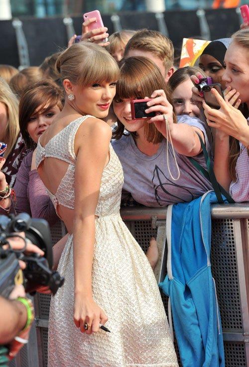 Taylor Swift BBC Radio 1 Teen Awards in London - 10/07/12