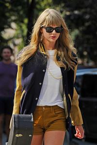 Taylor Swift walking in New York City Aug 31 2012