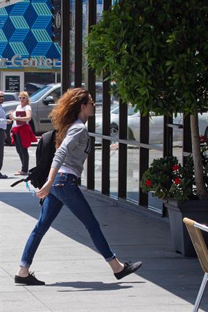 Kristen Stewart walking in Los Angeles - June 13, 2013 