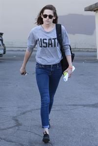 Kristen Stewart walking in Los Angeles - June 13, 2013 