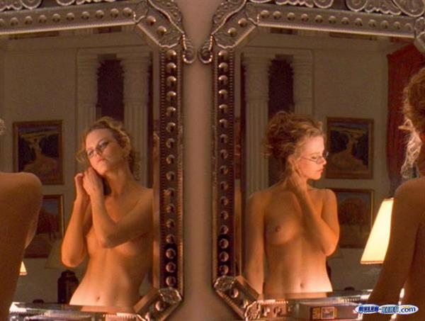 Nicole Kidman - breasts