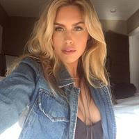 Kayla Rae Reid taking a selfie