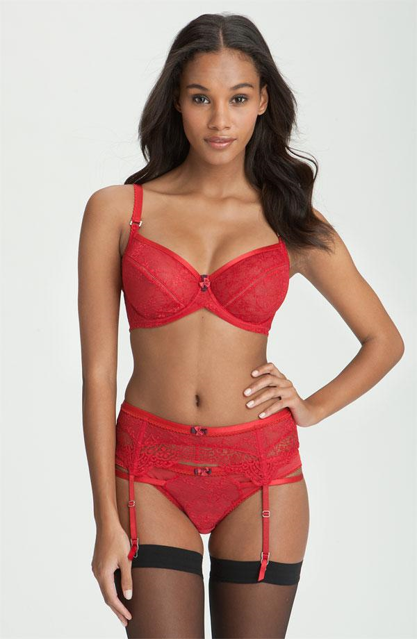 Eve Tramunt in lingerie