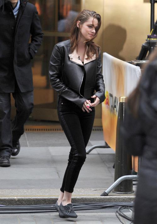 Kristen Stewart at the 'TODAY' show in New York City 11/7/12