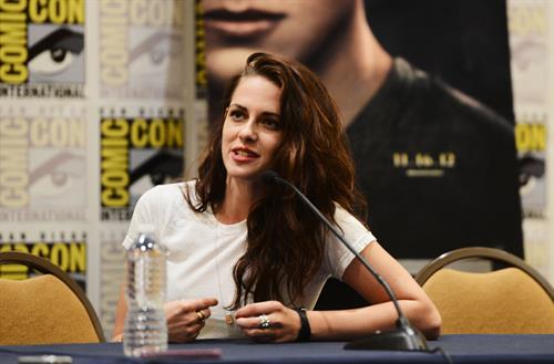 Kristen Stewart -  The Twilight Saga: Breaking Dawn - Part 2  Comic-Con Press Conference in San Diego (12 Jul 2012)