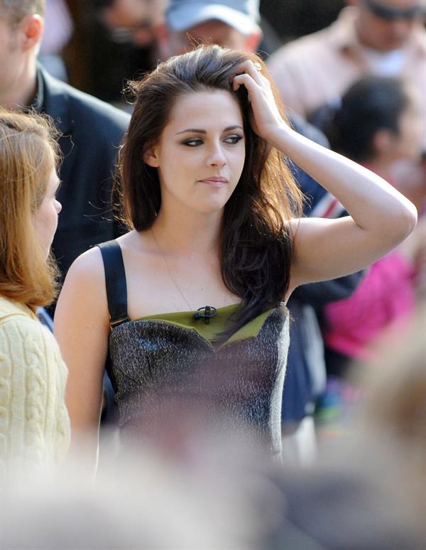Kristen Stewart at 'The Today Show' in New York City - May 31, 2012