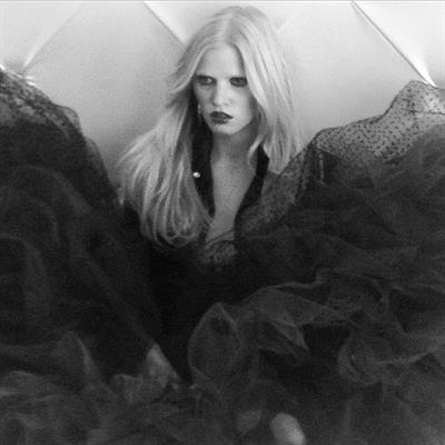 Lara Stone