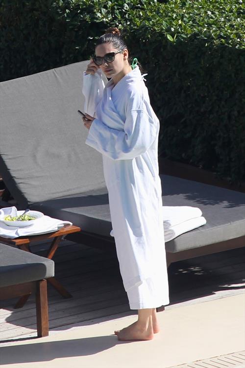 Kelly Brook bikini candids by the pool in Miami 2/1/13 