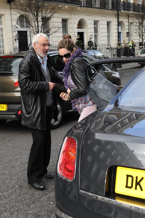 Kelly Brook Arriving home in London - Feb 6, 2013 