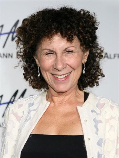 Rhea Perlman