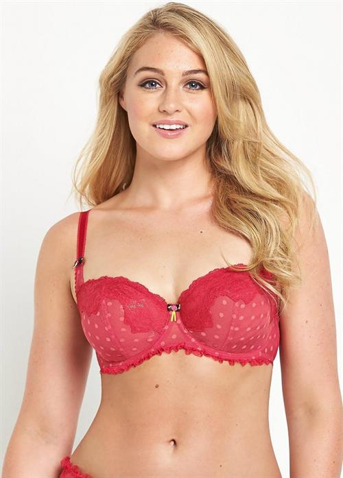 Iskra Lawrence in lingerie