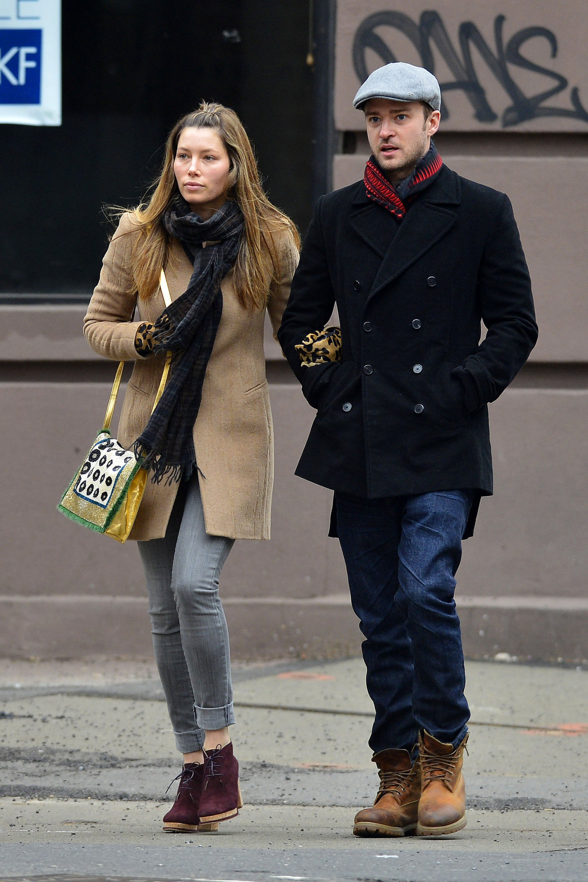 Jessica Biel taking a stroll with her fairly unknown boyfriend in New York City (01.03.2013) 