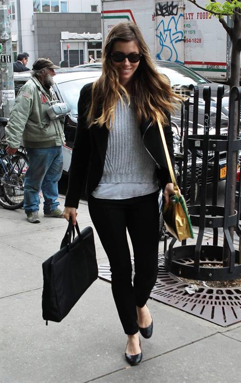 Jessica Biel - Spotted in New York City (06.05.2013) 