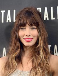 Jessica Biel poses at the Total Recall - Los Angeles Photo Call on July 28, 2012 in Beverly Hills, California