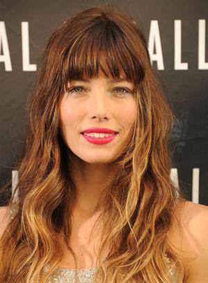 Jessica Biel poses at the Total Recall - Los Angeles Photo Call on July 28, 2012 in Beverly Hills, California