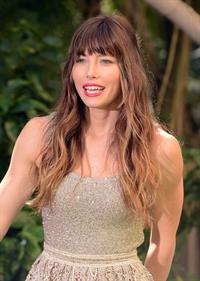 Jessica Biel poses at the Total Recall - Los Angeles Photo Call on July 28, 2012 in Beverly Hills, California
