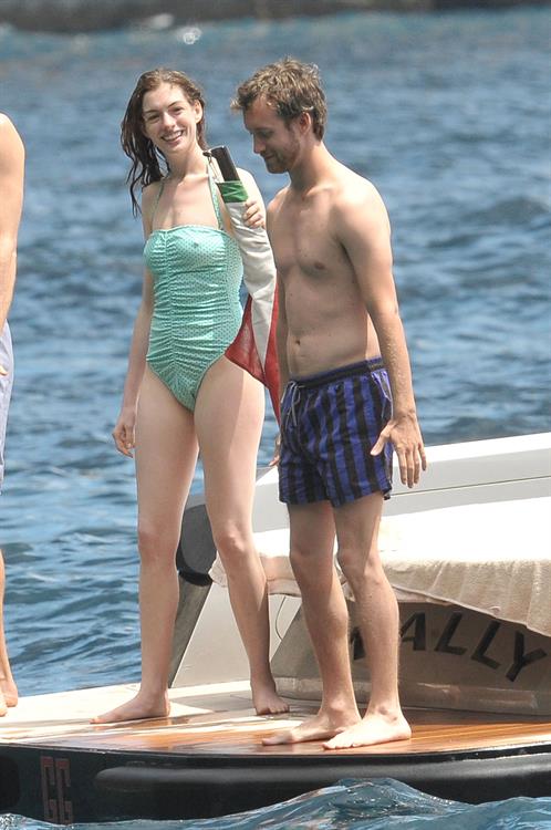 Anne Hathaway on vacation in Italy July 22, 2011 