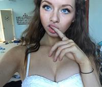 Kendal Crowley taking a selfie