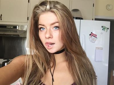 Kendal Crowley taking a selfie