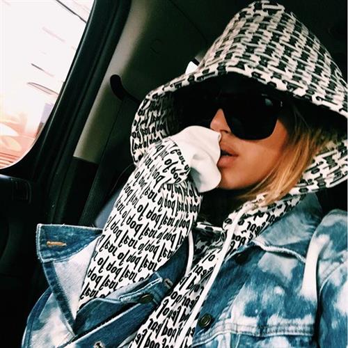 Hailey Bieber taking a selfie