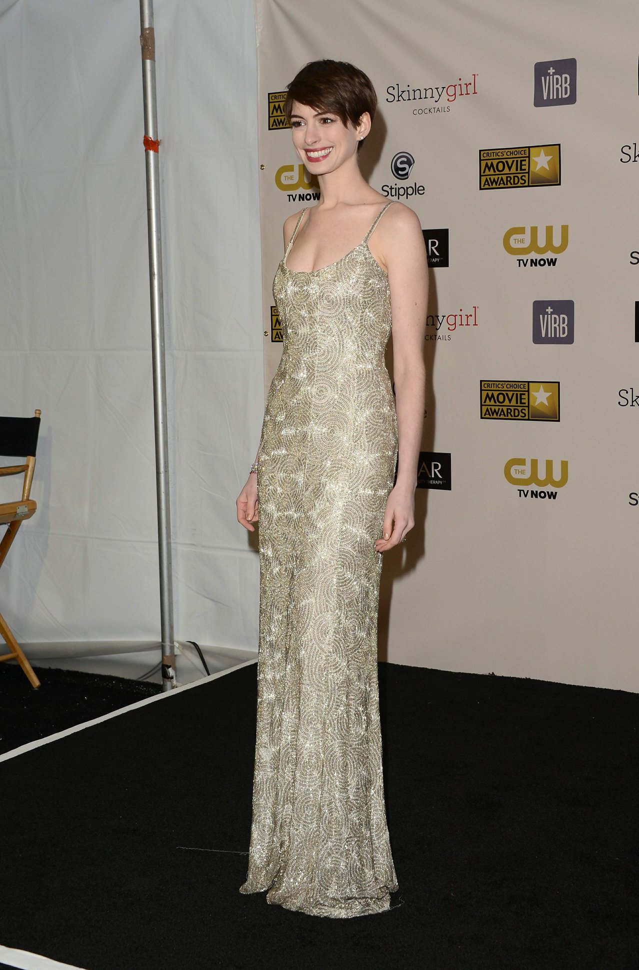 Anne Hathaway attends the Critics' Choice Movie Awards 2013 with Skinnygirl Cocktails at Barkar Hangar